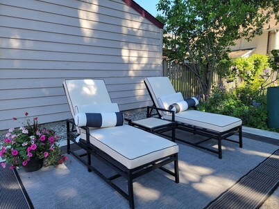 Conveniently located 3 bed in Bremerton with deck