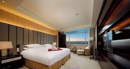 Lishui Overseas Chinese Hotel