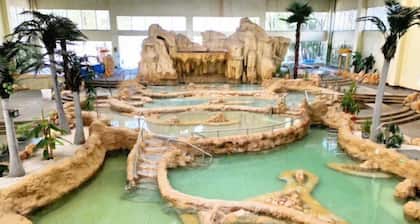 Xihai Hot Spring Holiday Hotel