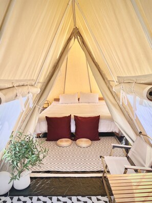 Tenda Khas | 1 kamar tidur, Wi-Fi gratis, dan seprai linen