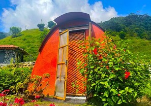 Basic Cabin | Individually furnished, bed sheets