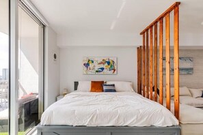 1 habitación, tabla de planchar con plancha, wifi gratis y ropa de cama 