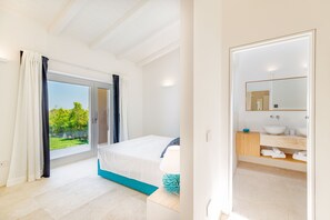 4 soverom, safe på rommet, strykejern/-brett og wi-fi