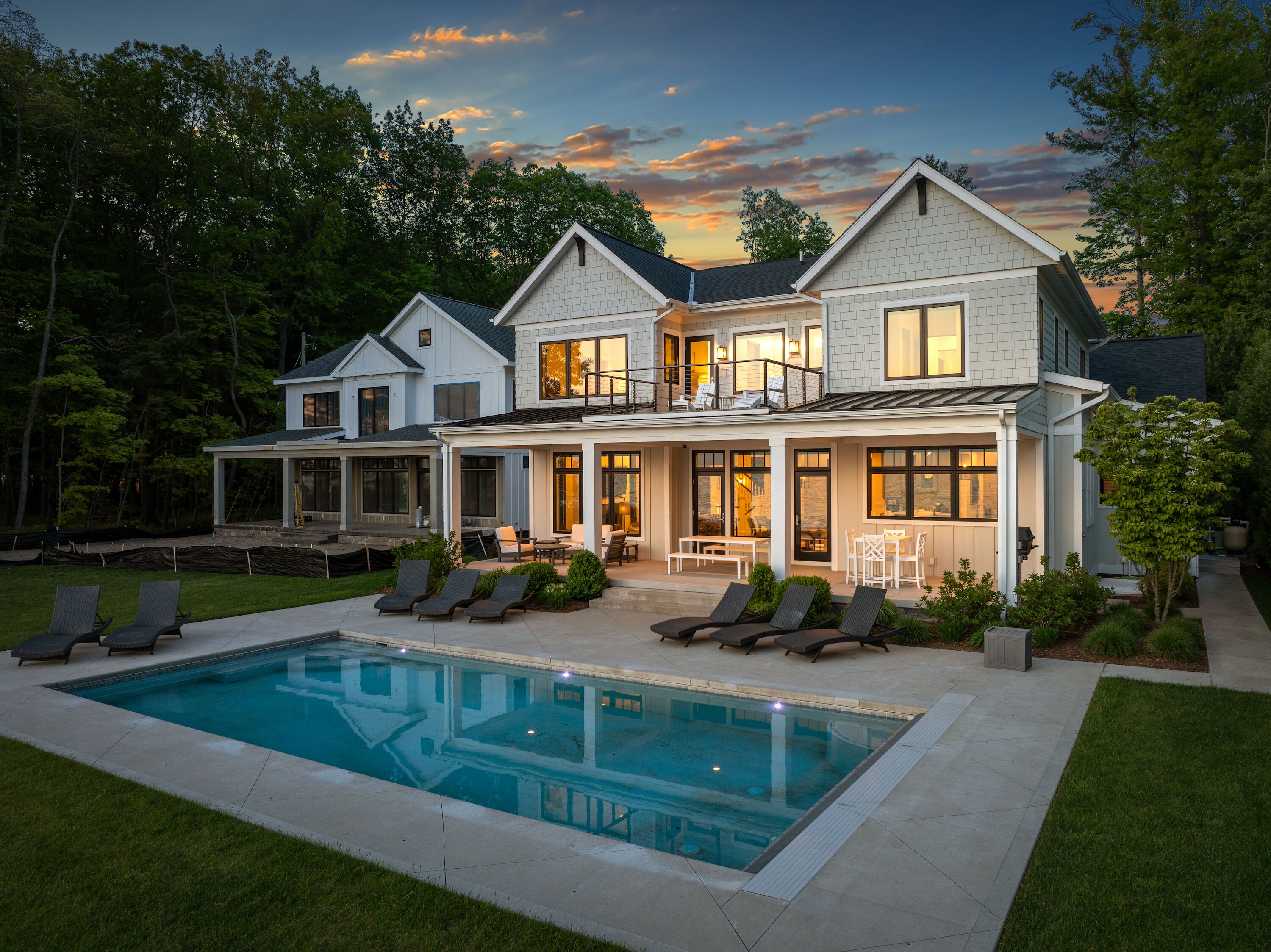 Lake Michigan Getaway w/ Pool & Beach Deck