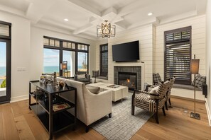 Smart-TV, Kamin, Computerbildschirme