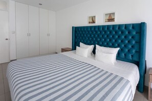 3 habitaciones, escritorio, tabla de planchar con plancha y wifi 