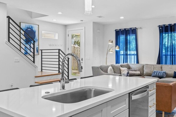 Interior - EastNash Townhome W Rooftop Minutes From Broadway (Nashville)