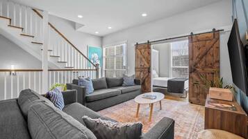 Fernseher, Tischtennisplatte