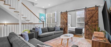 Télévision, table de tennis de table