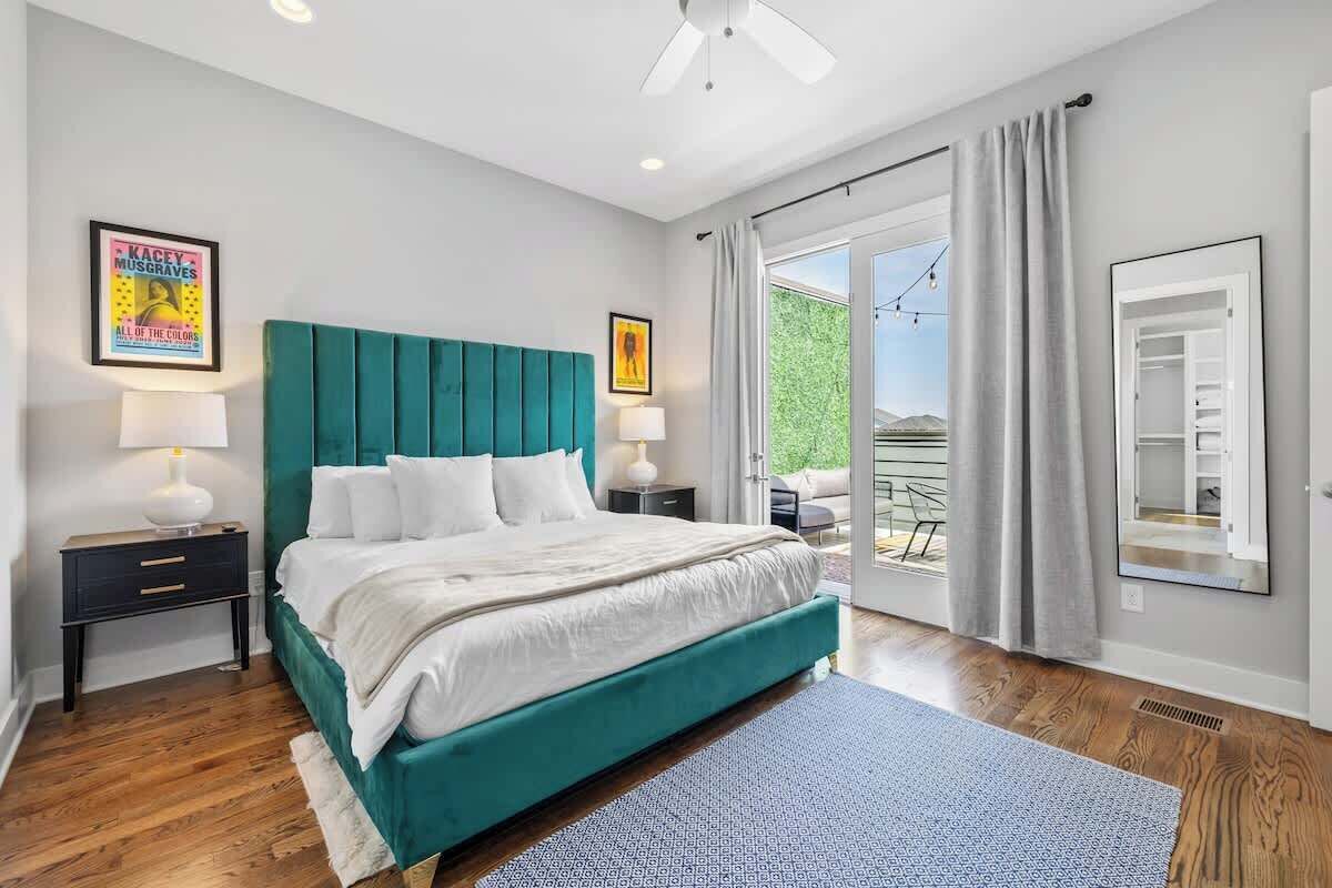 3 habitaciones, escritorio, tabla de planchar con plancha y wifi 