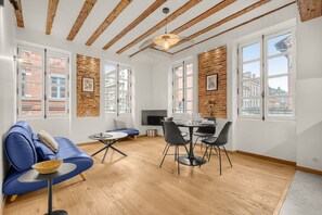 Dining - Frère Jacques - Appt situé plein centre (Toulouse)