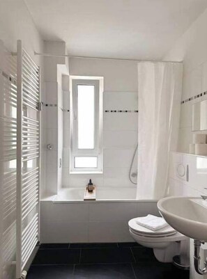 Dusche, Handtücher, Seife, Shampoo