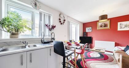 Apartment Sleeps 10 - Pets, Parking, Ev Charging