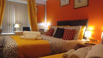 Apartment | 4 bedrooms, free WiFi, bed sheets