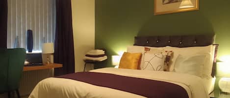 Apartment | 4 bedrooms, free WiFi, bed sheets