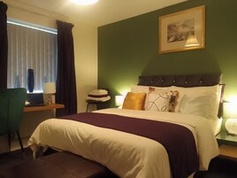 Apartment | 4 bedrooms, free WiFi, bed sheets