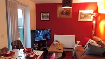 Apartment | Living area | TV