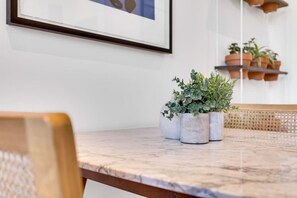 Interior - The Speakeasy Suite 501 W/Parking (Montreal)