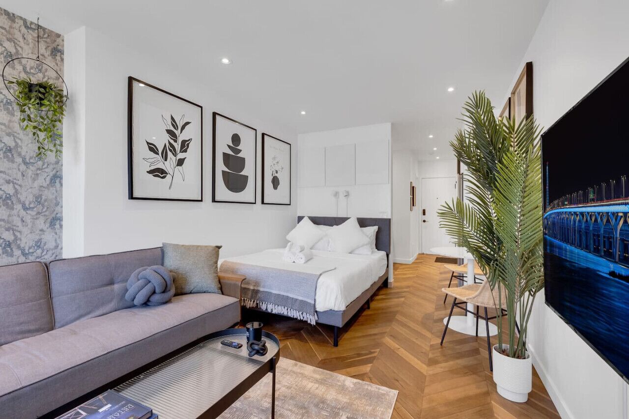 デスク、アイロン / アイロン台、旅行用ベビーベッド、WiFi