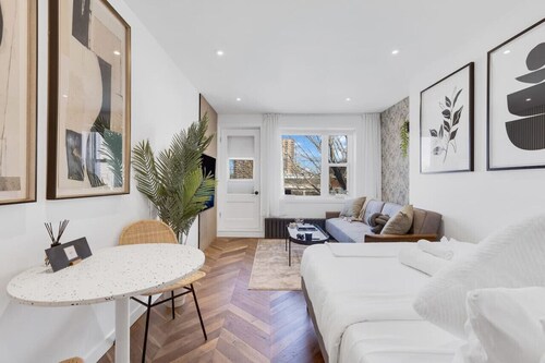 Downtown Montreal Speakeasy 502 | Balcony, Queen Bed, Sofa Bed, Parking & 65` TV
