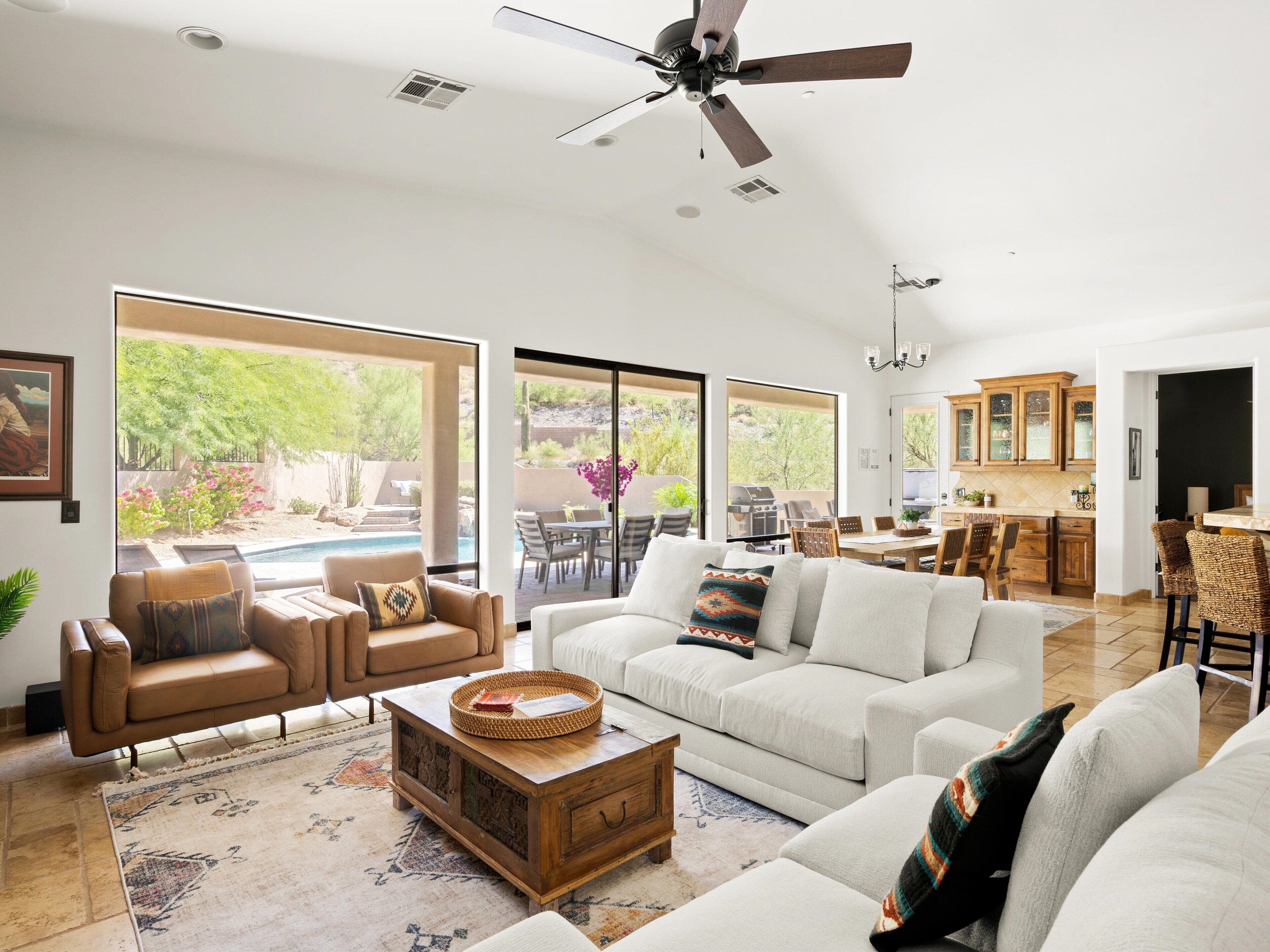 Smart TV, fireplace, ping pong, books
