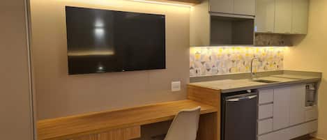 1 bedroom, in-room safe, desk, WiFi