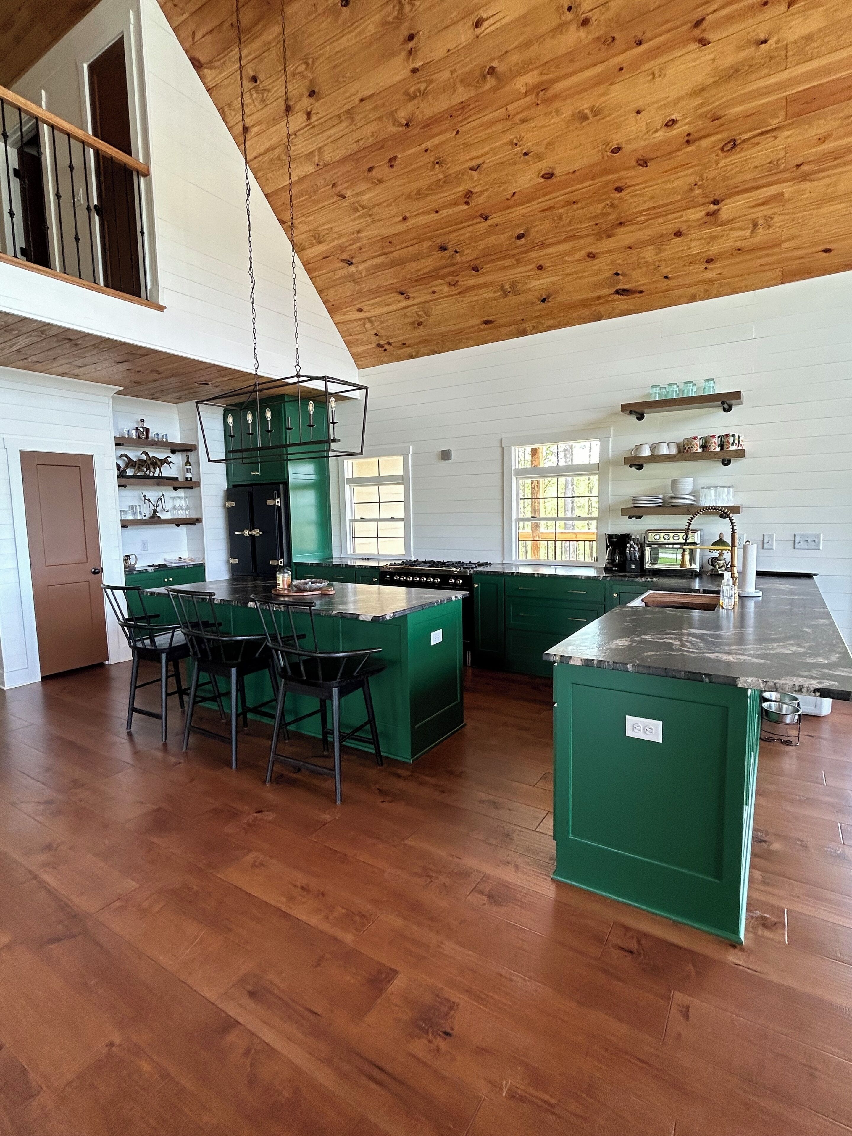 Micro-ondes, four, plaque de cuisson, lave-vaisselle