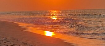 New to VRBO! Cute 2 bedroom cottage just steps from the beach!