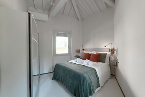 1 habitación, escritorio, tabla de planchar con plancha y wifi gratis 