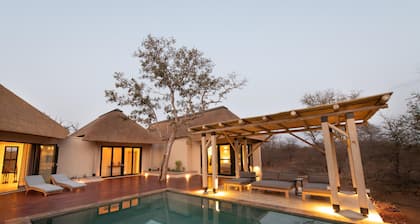 Villa Appelblaar Luxury 4 Bedroom Villa Home in the South African Bush