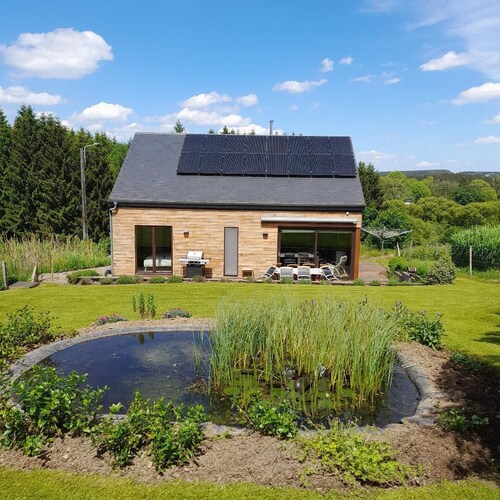 Gîte Tout Confort Avec Grand Jardin, Terrasse et Garage Dans Village Calme