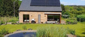 Gîte Tout Confort Avec Grand Jardin, Terrasse et Garage Dans Village Calme