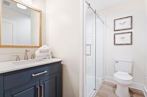 Handtücher, Seife, Toilettenpapier