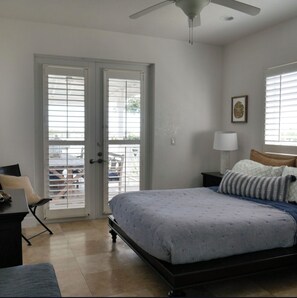 4 bedrooms, desk, iron/ironing board, free WiFi