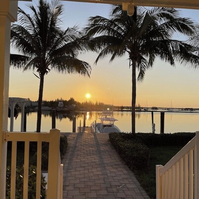 Bimini Island House @Resorts World Bimini enclave with private floating dock