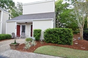 Exterior - Escape to Sunshine, beaches and resort life! (Miramar Beach)