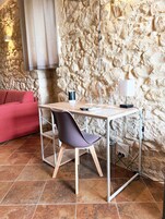 Chambre Deluxe, vue partielle sur la mer | Literie de qualité supérieure, bureau