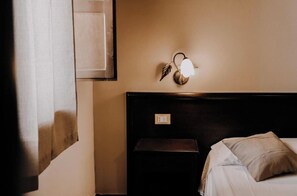 Standard Room, Partial Sea View