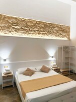 Chambre Deluxe, vue partielle sur la mer | Literie de qualité supérieure, bureau