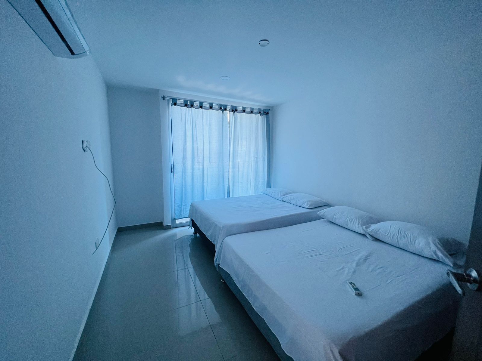 1 室のベッドルーム、デスク、WiFi、ベッドシーツ