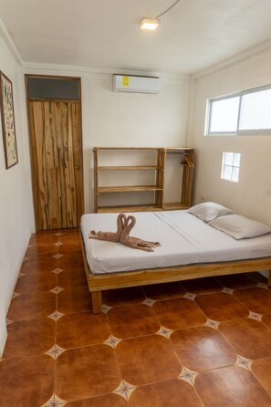1 habitación, wifi y ropa de cama 