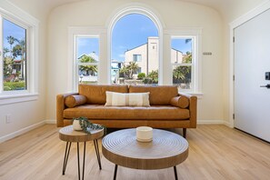Living area - Enjoy a stylish experience at this Ultra Chic home away from home.  (San Diego)