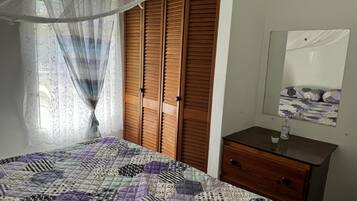 House | 2 bilik tidur, seterika/papan seterika, Wi-fi percuma, cadar katil