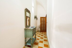 Interior - 2 Bedroom Apartment in Conversano (Conversano)