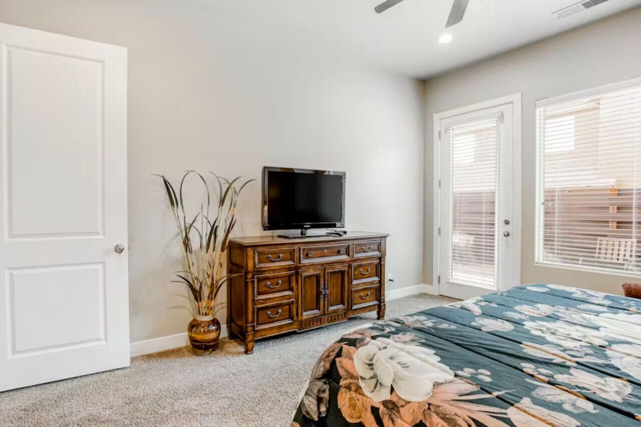 3 soveværelser, skrivebord, strygejern/strygebræt, weekendseng