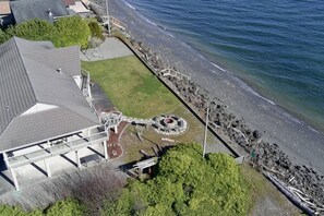 Property grounds - Waterfront home w/ beach access and Game room (Port Ludlow)