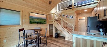 Brand New! Lakeview Tiny Home in Downtown Hiawassee