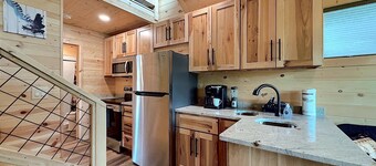Brand New! Lakeview Tiny Home in Downtown Hiawassee