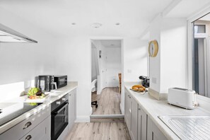 3 bedrooms, desk, iron/ironing board, Internet - Gloster Town House Gorgeous Family Home Barnstaple (Barnstaple)