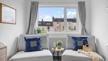 Apartment | 3 bedrooms, desk, iron/ironing board, Internet